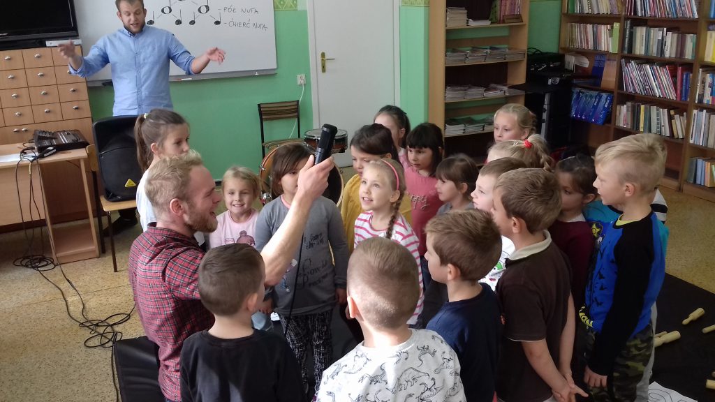 Wesoła lekcja muzyki | Szkoła Podstawowa